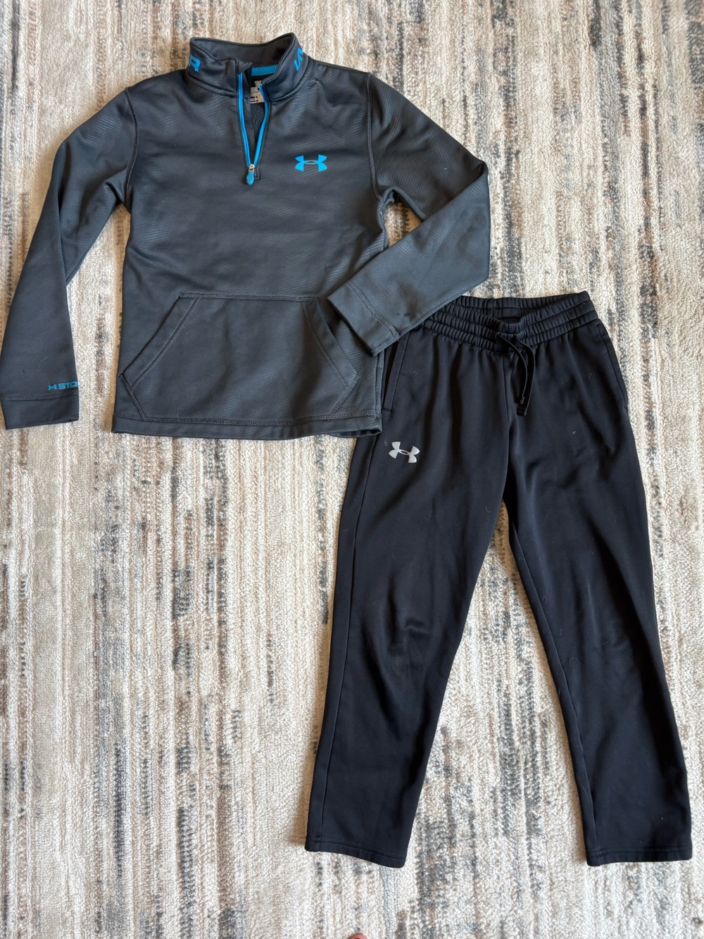 Boys Set of Under Armour S Small Cold Gear Long Sleeve & Pants Black Gray Logo